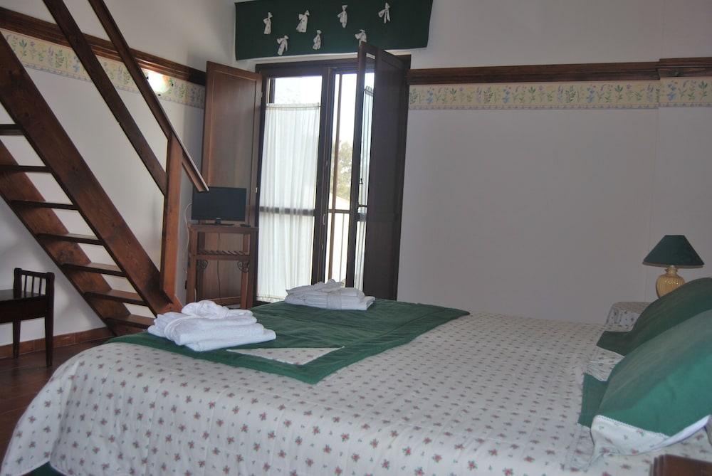 Agriturismo Borgo Santa Rosa