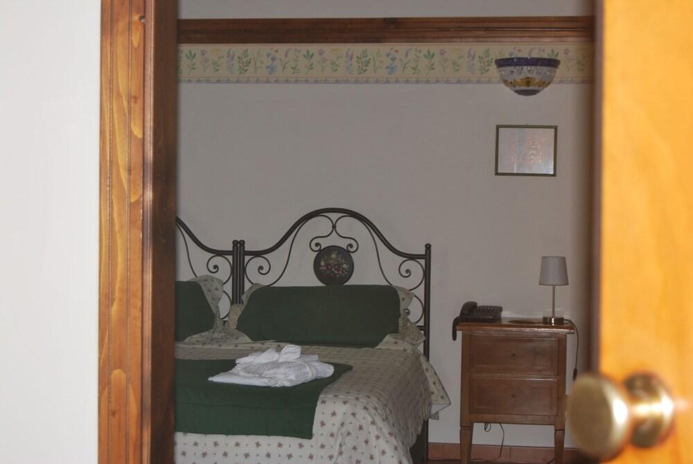 Agriturismo Borgo Santa Rosa