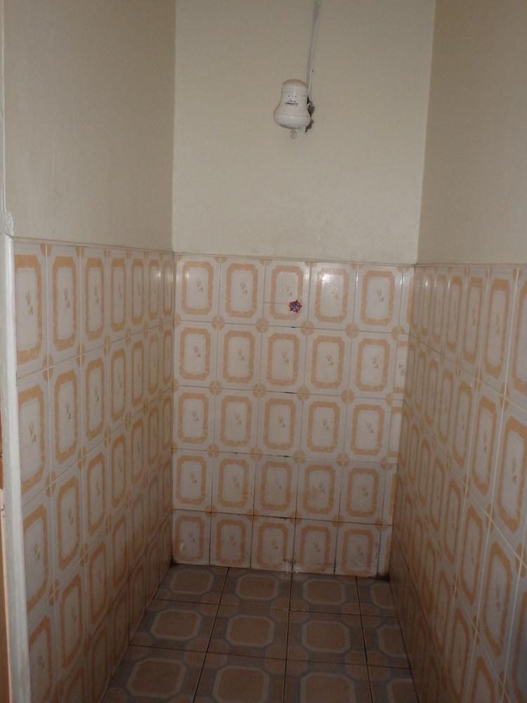 Erishina Guest House