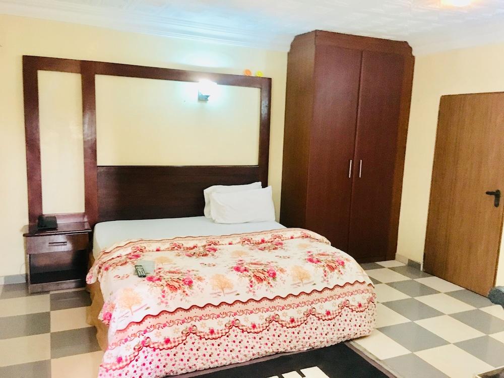 Hymax Grace Hotel and Suites