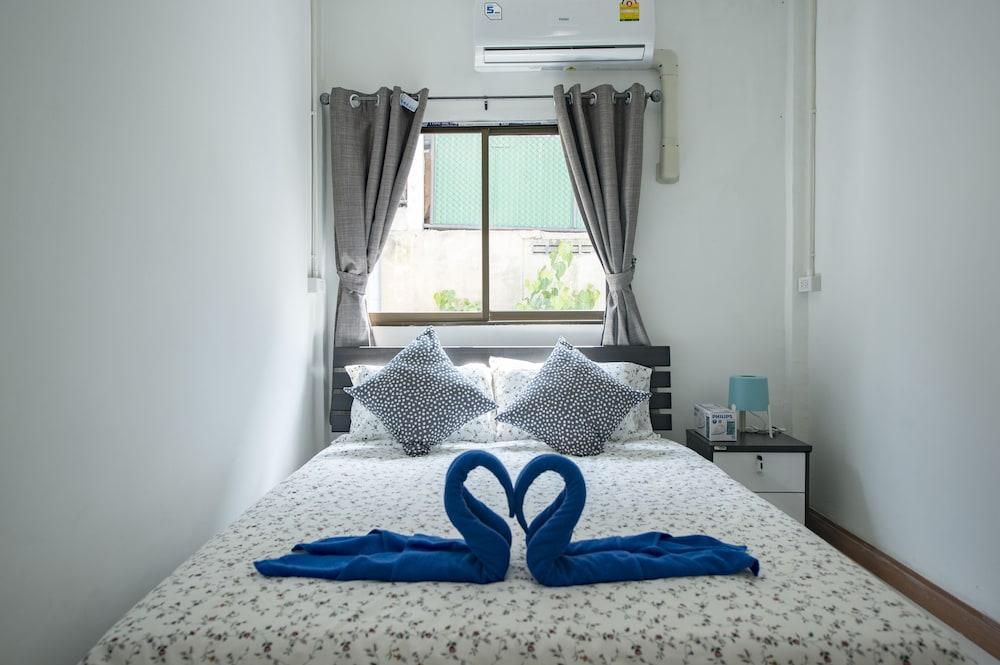 Cozy TownHouse HuaLampong