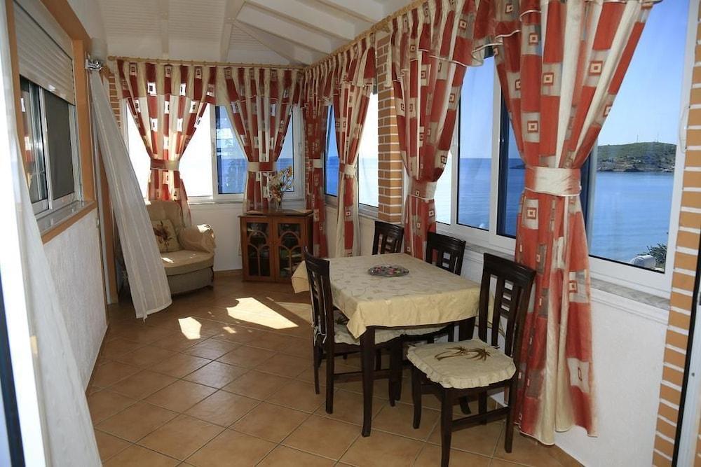 Qeparo Napolon Complex