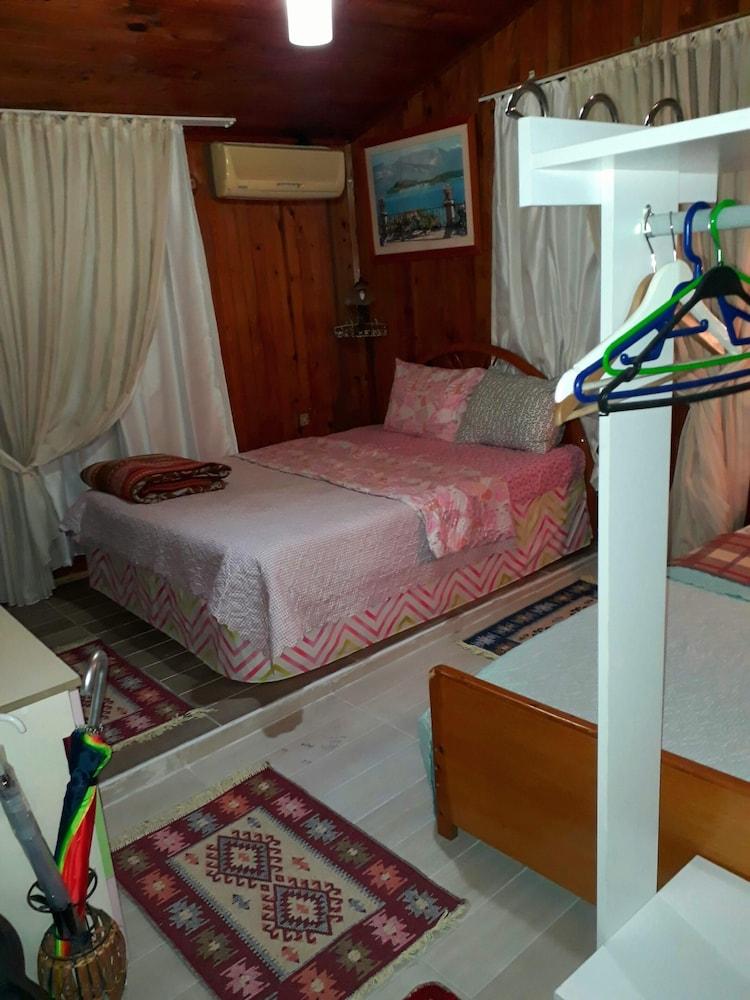 Side Tuana Garden Home