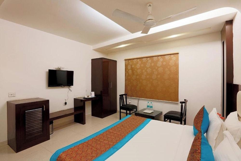 Hotel Anand Lok Inn Mahipalpur, IGI Delhi Airport