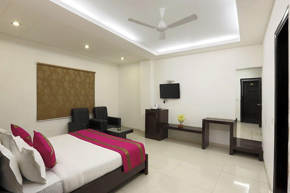 Hotel Anand Lok Inn Mahipalpur, IGI Delhi Airport