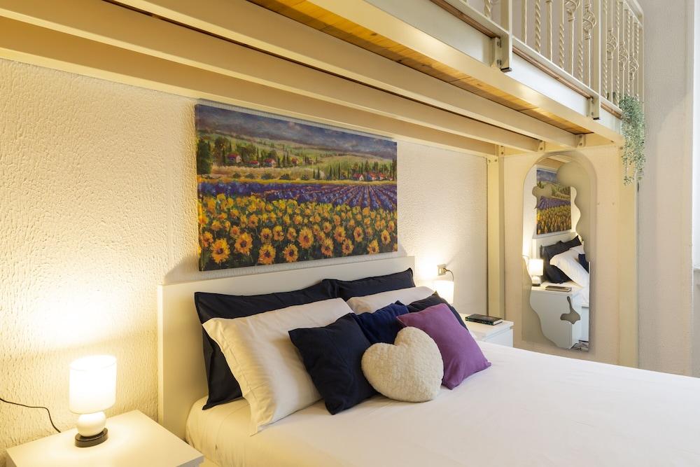 notaMi -  Titty House Crocetta