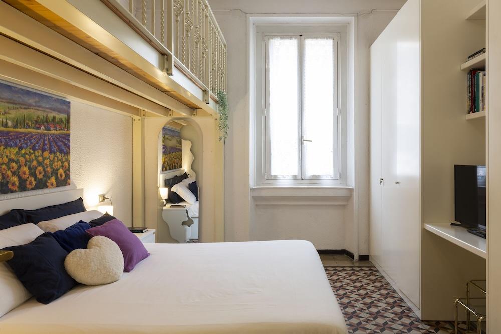 notaMi -  Titty House Crocetta