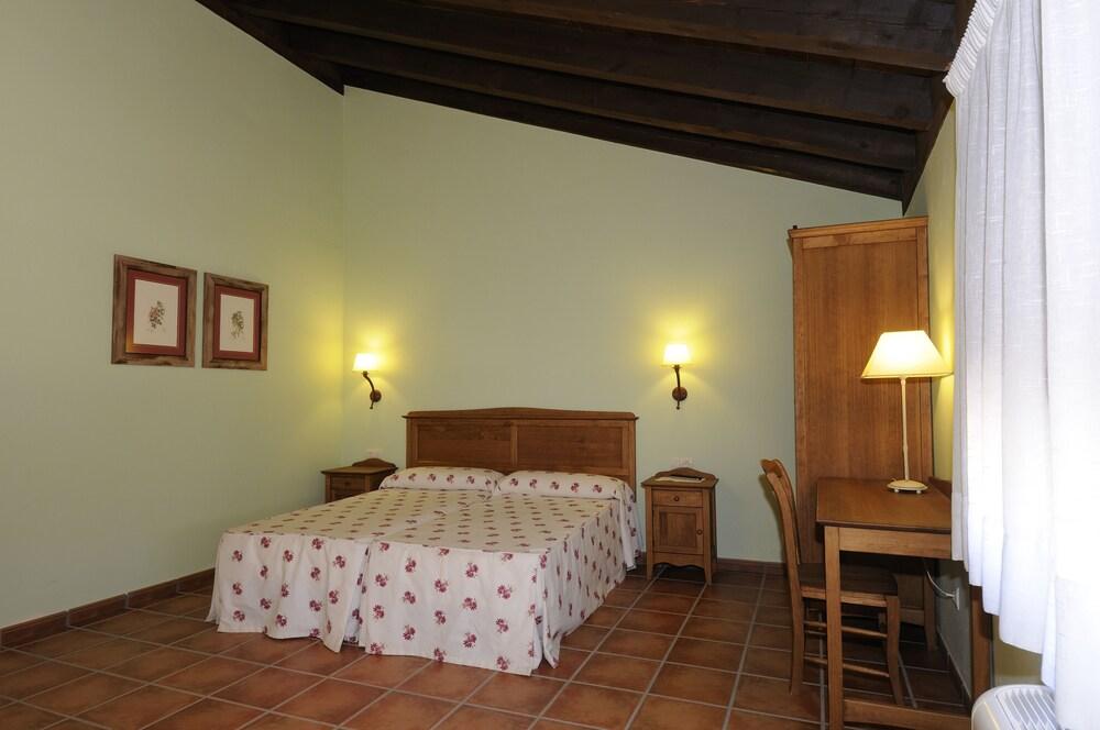 Hotel Rural Las Ollerias