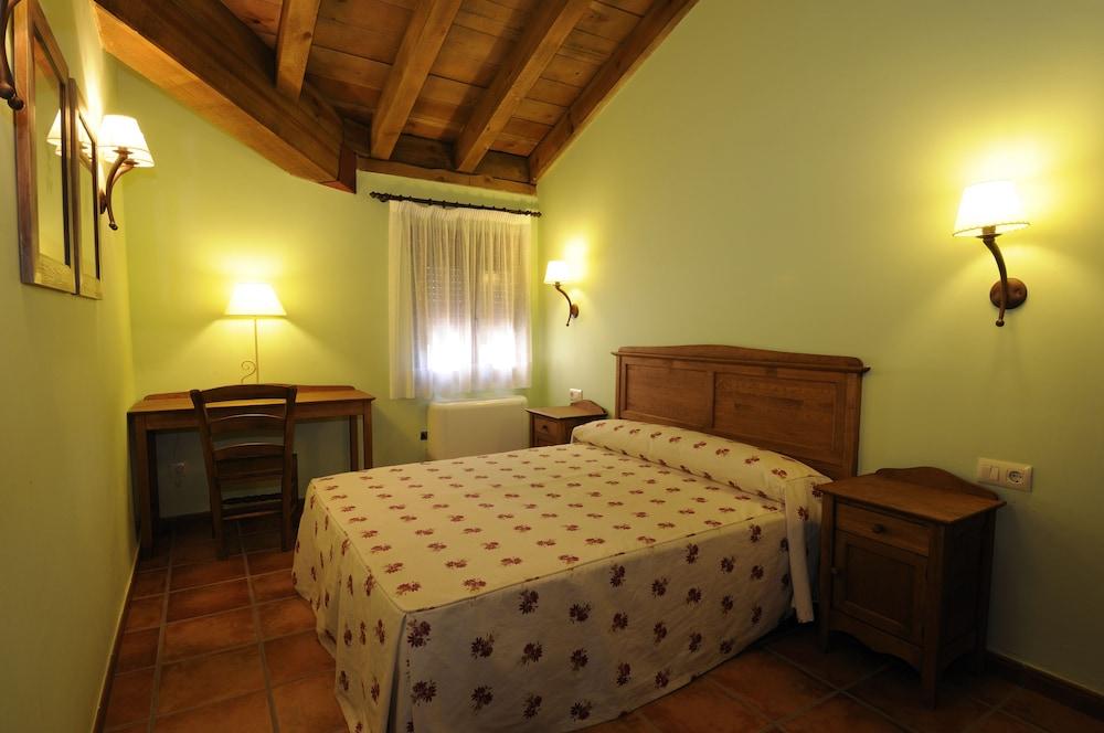 Hotel Rural Las Ollerias