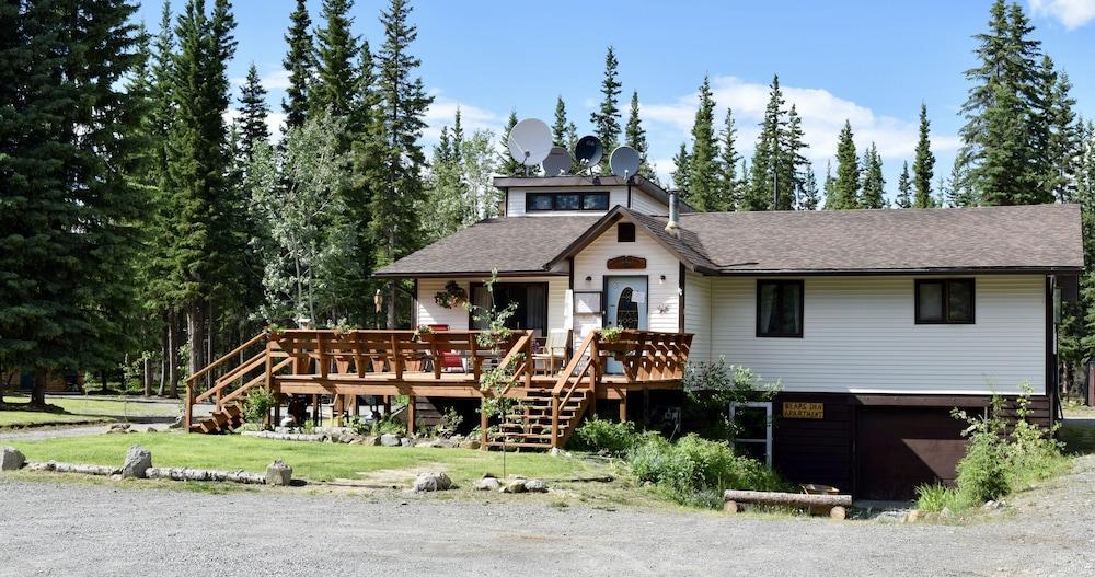 Fox 'n Fireweed Cabins