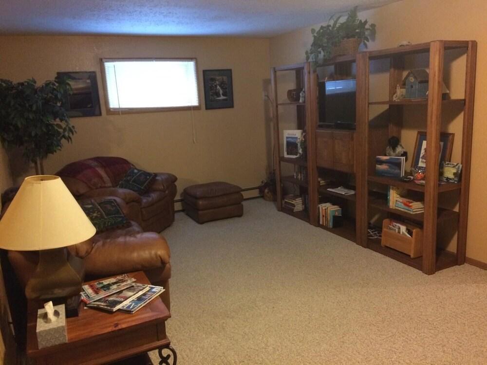 Fox 'n Fireweed Cabins