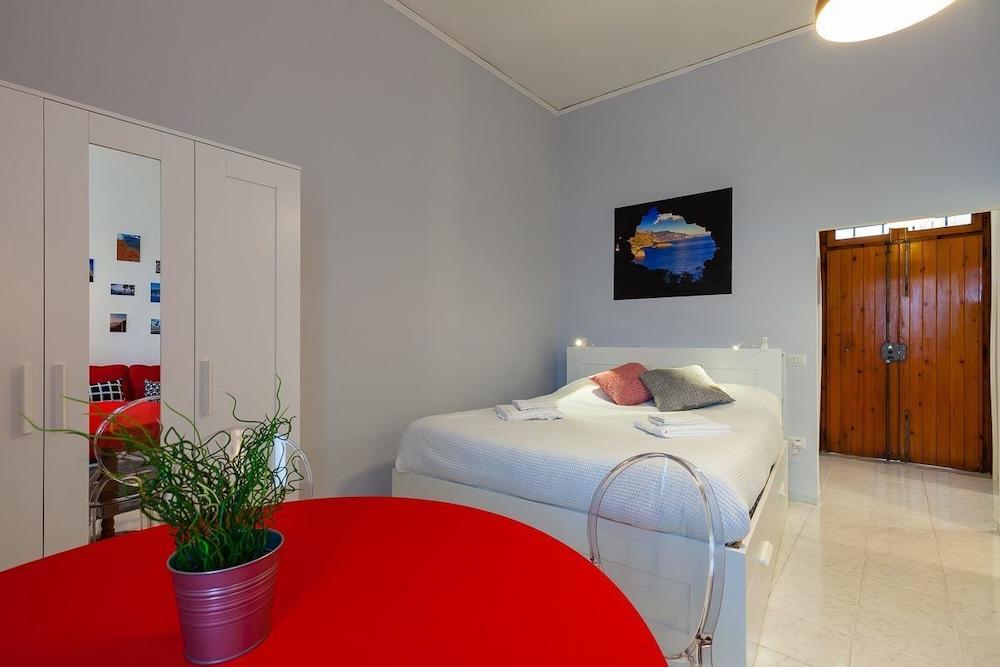 Seaview Apartment in Posillipo