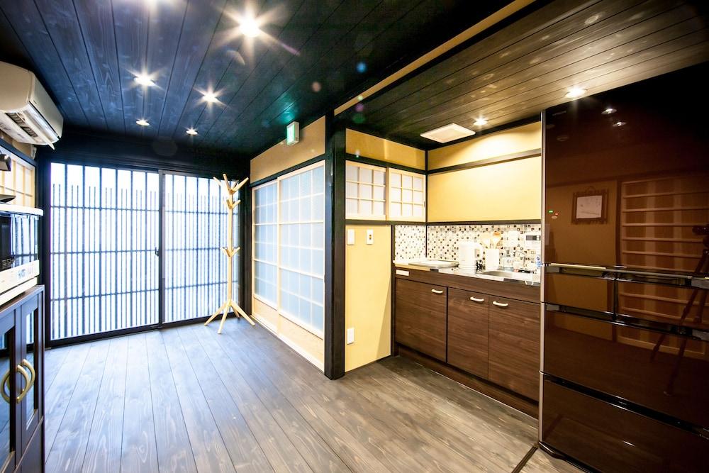 Miro Shichijo Hanabatakecho Tei