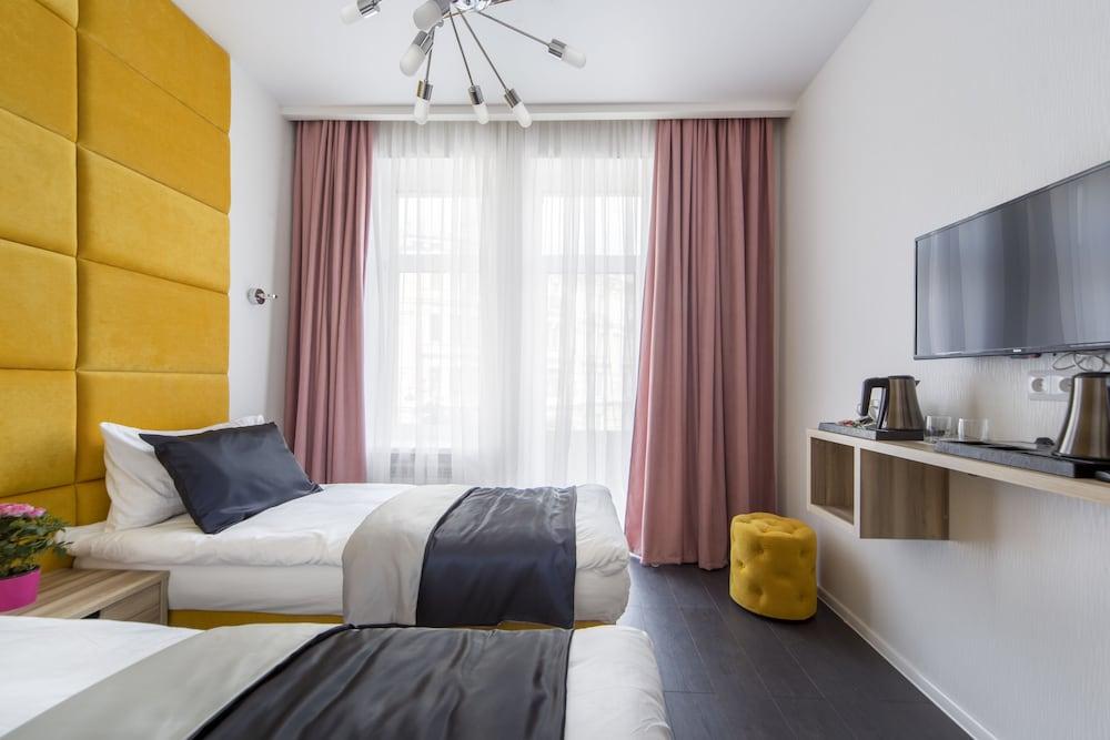 Hotel Viva la by Academia