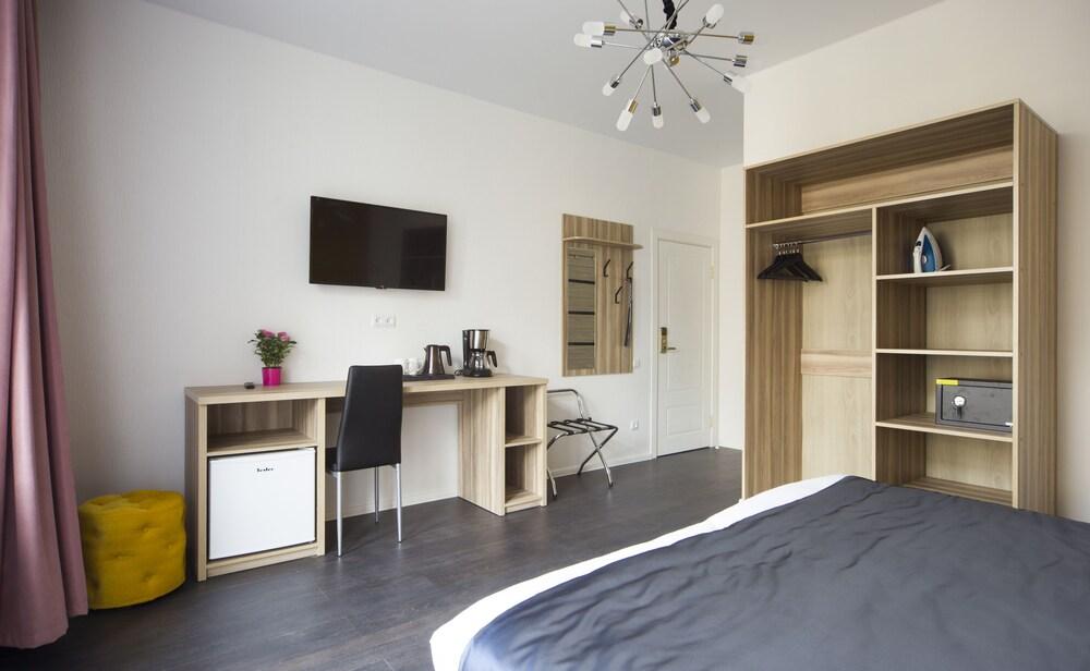 Hotel Viva la by Academia