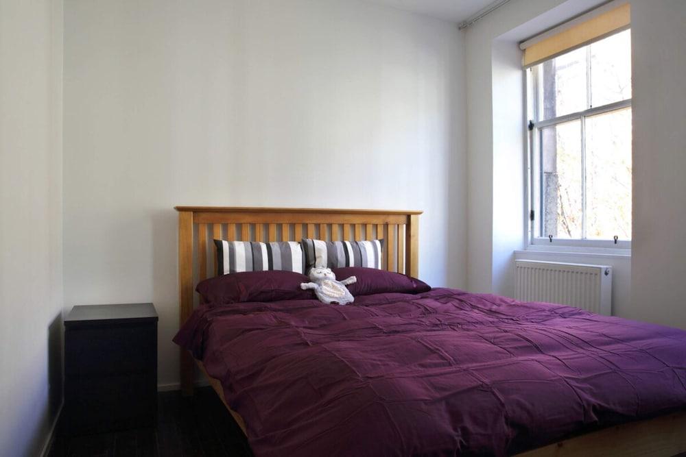 Central Apartment for the Fringe