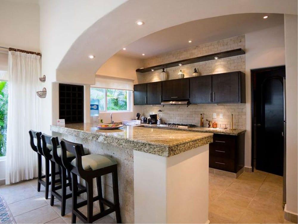 Paraiso Villa by ChezPlaya