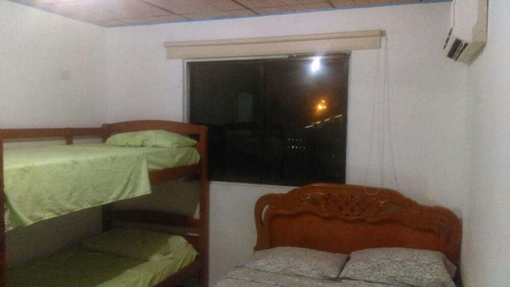 Down Town Beach Sarie Bay