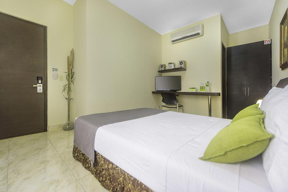 Ayenda 1220 Circular Quinta