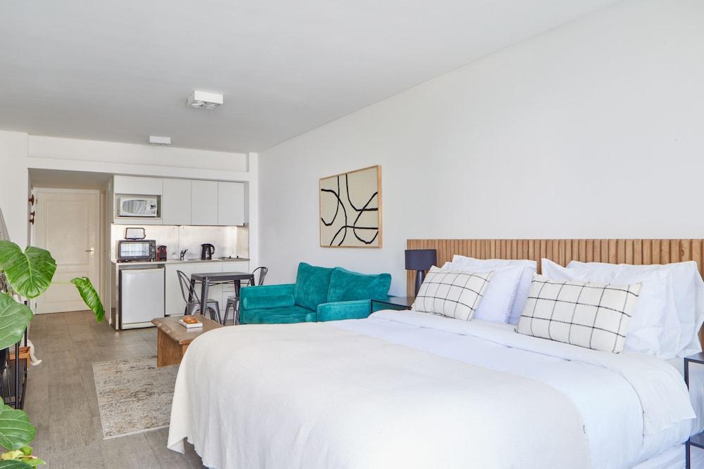 Nido at Cabello Square