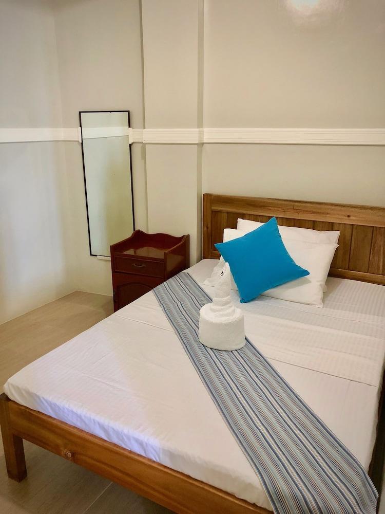 Romblon Fun Divers & Inn