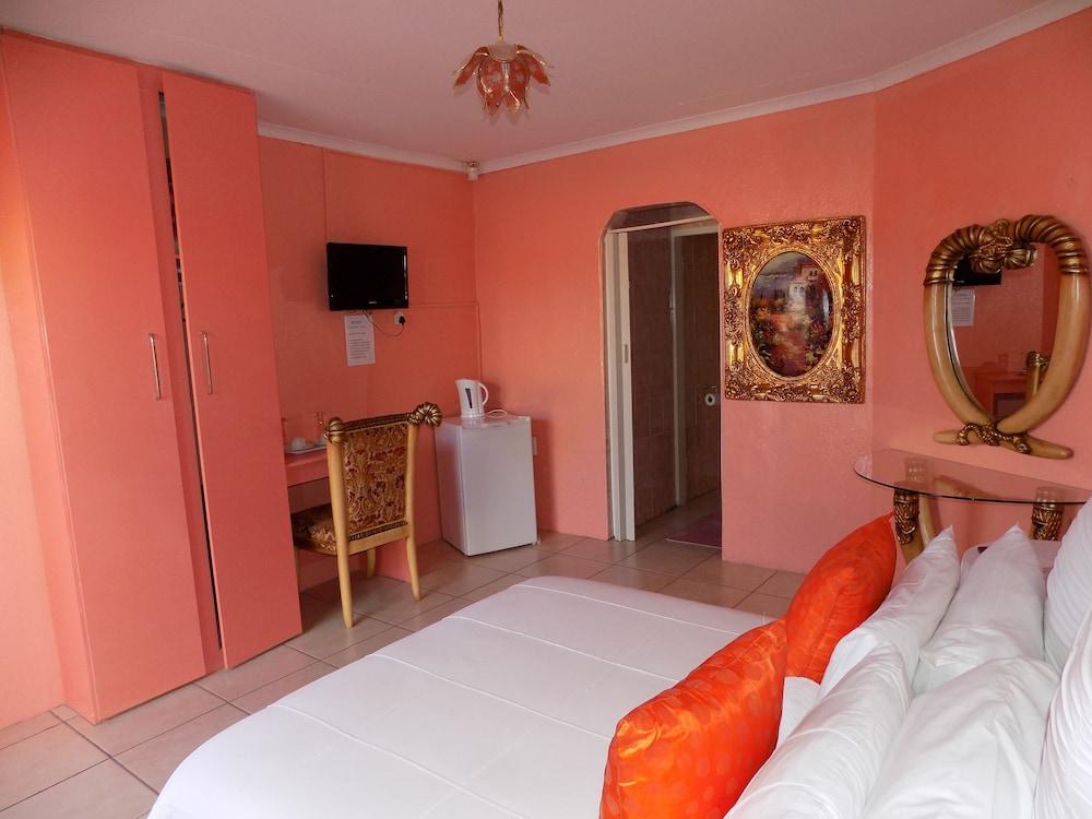 Joezebel Guest House