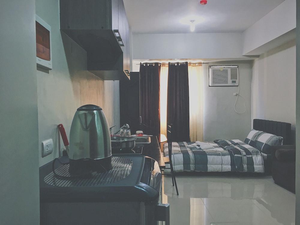 Vista Shaw by Charles