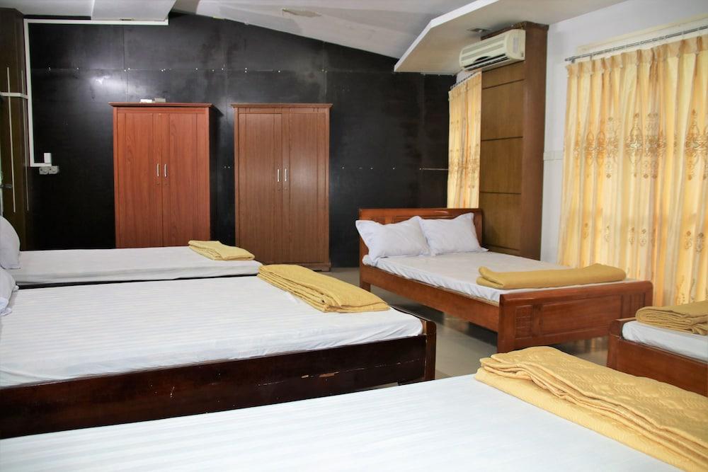 Tung Thu Beach Bungalow