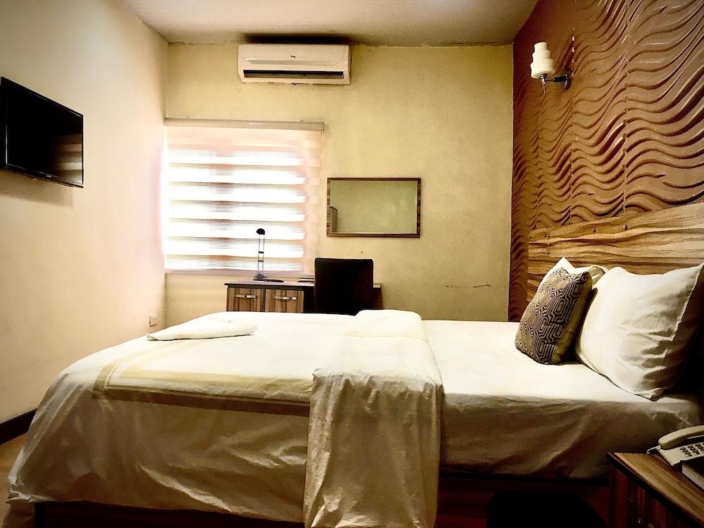 Providence Hotel and Suites