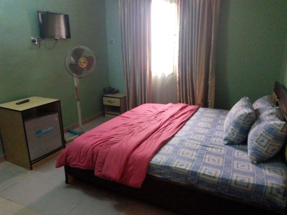 Prowess Hotel and Suites