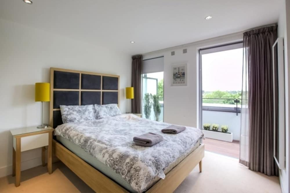 Eson2 - Bonchurch Mansion