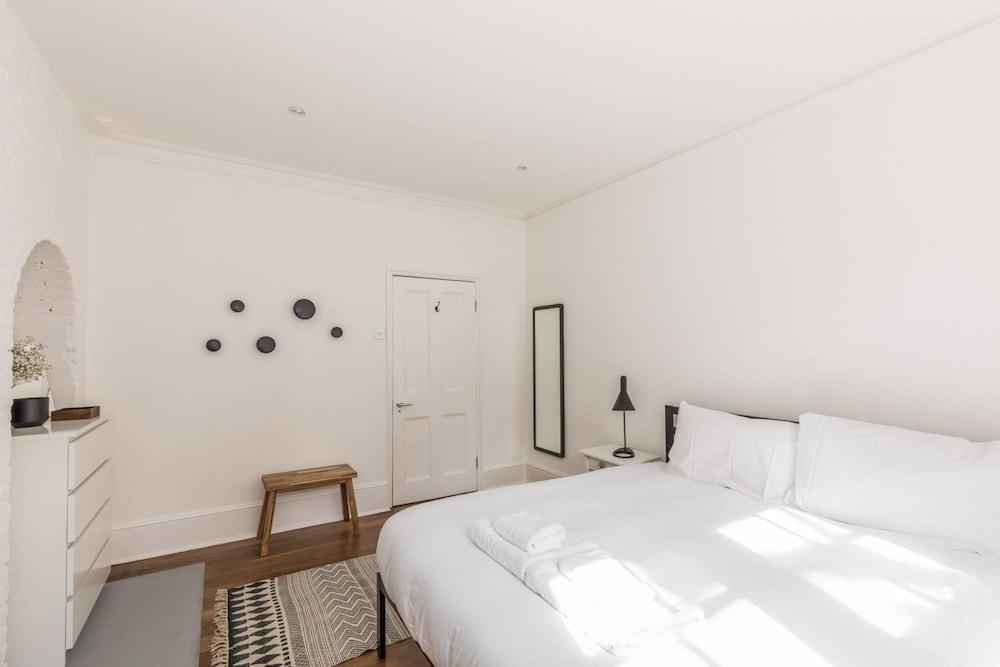 Eson2 - Charming 3 Bedroom Flat in Chelsea