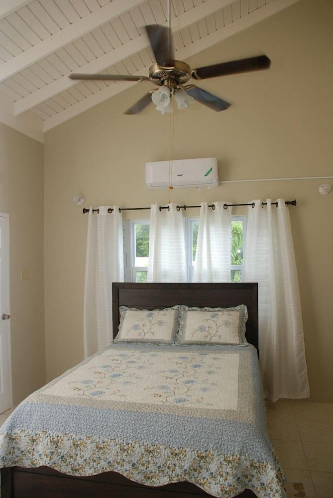 The Discovery Bay Lux Apartment