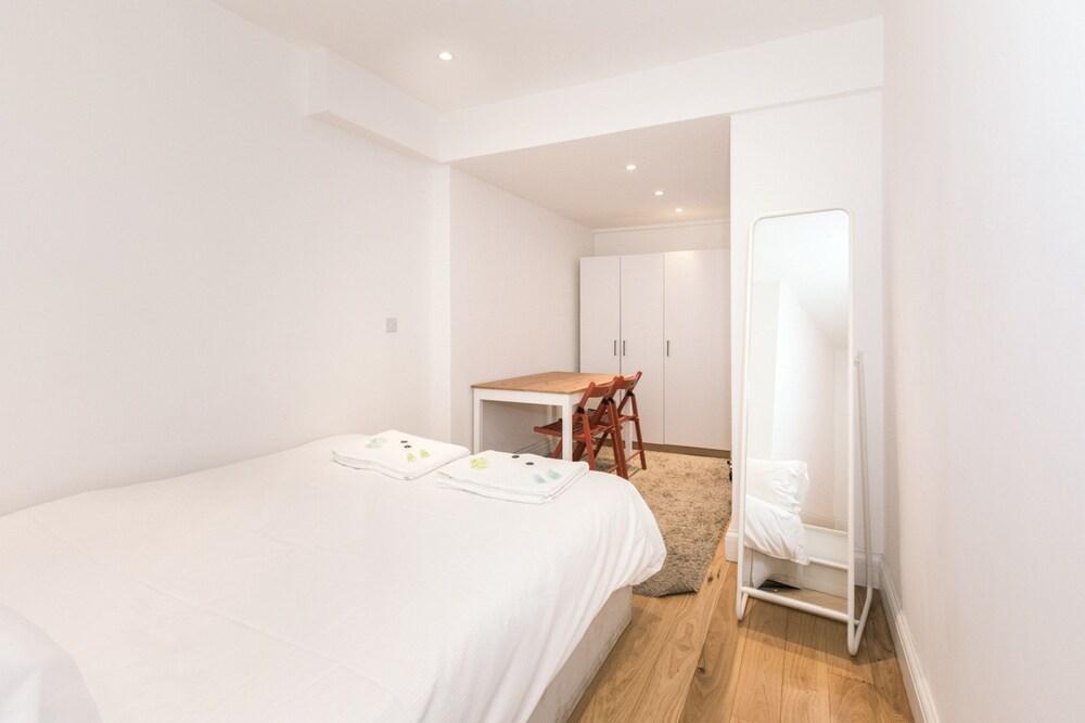 Eson 2 - The Westbourne Terrace Cocoon