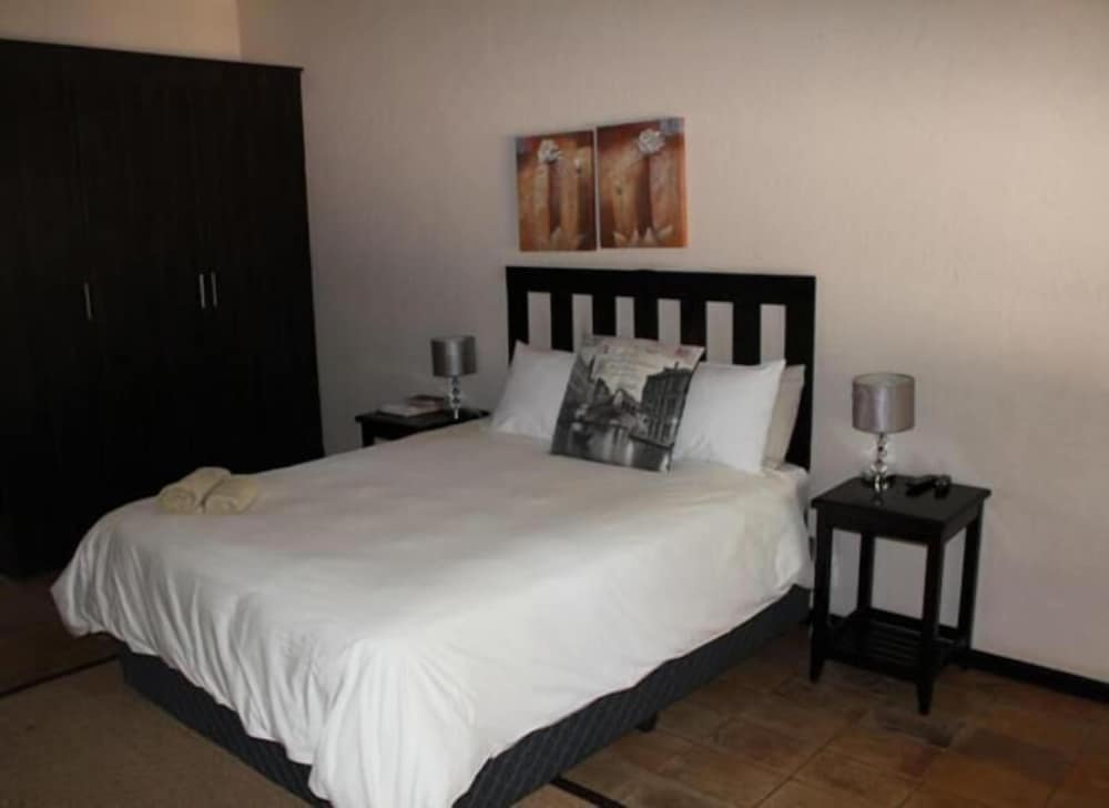 Four Seasons Guesthouses