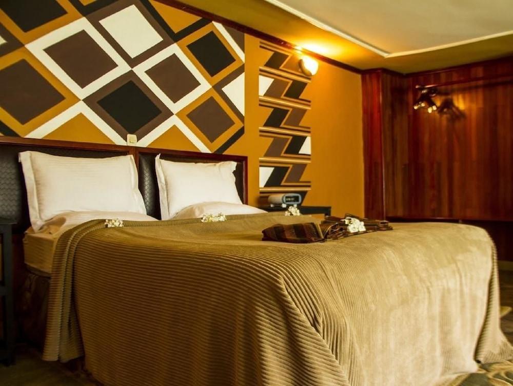 Mountain Gorilla View Lodge