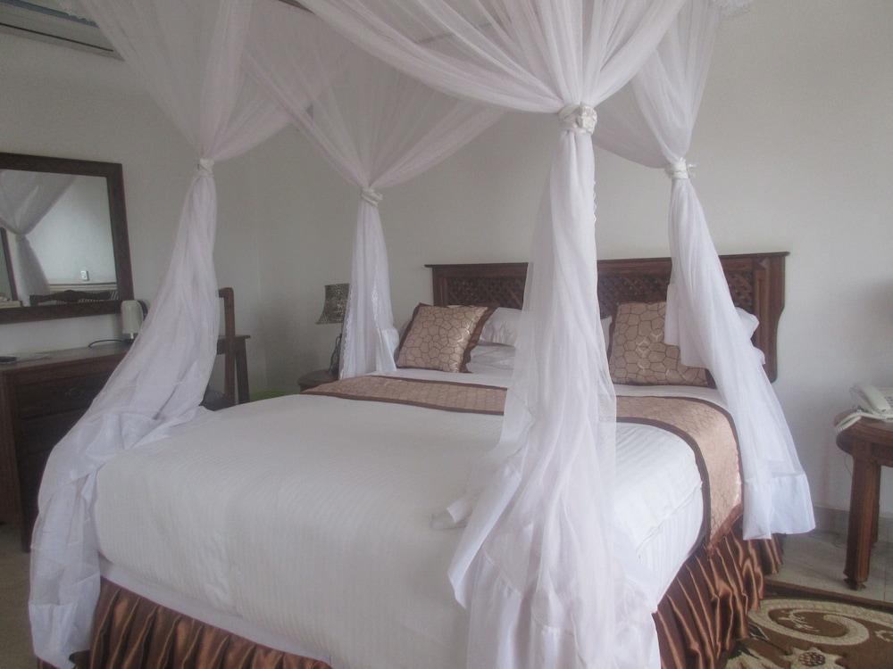 Sundown Carnival Lodge