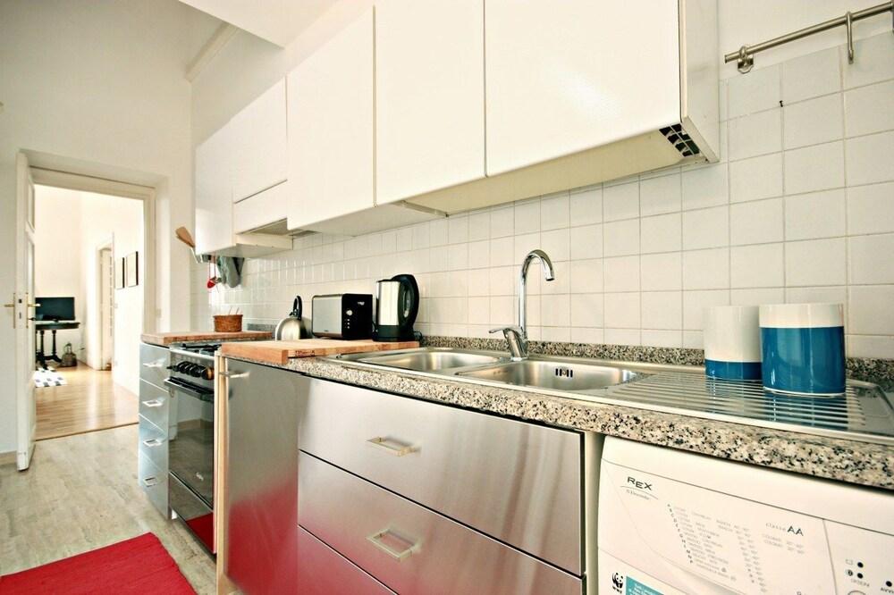 Wonder Privacy & Charm