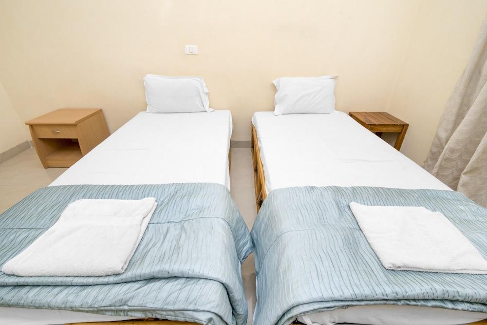 GuestHouser 2 BHK Apartment 30c4