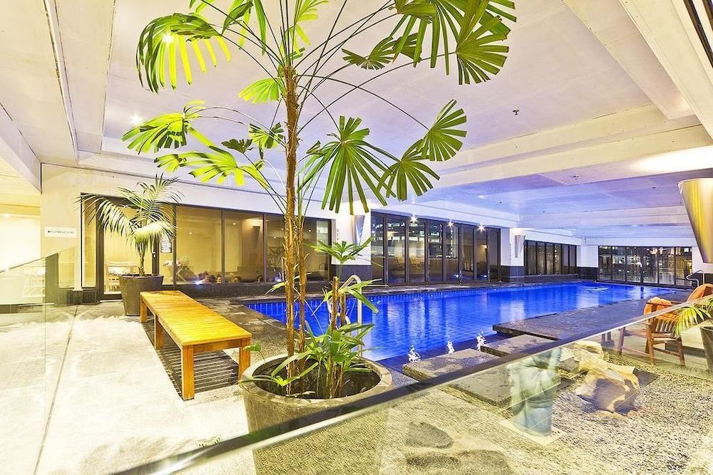 Central 1 Bedroom in Metropolis