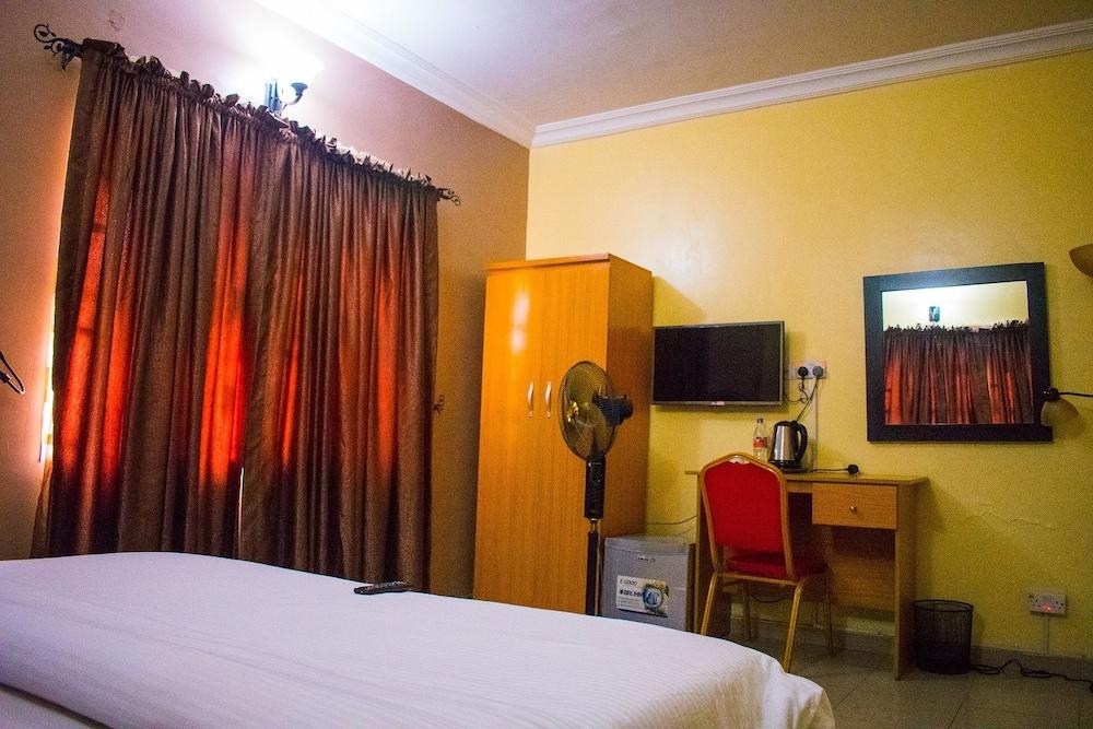 Esporta Suites - Agindingbi