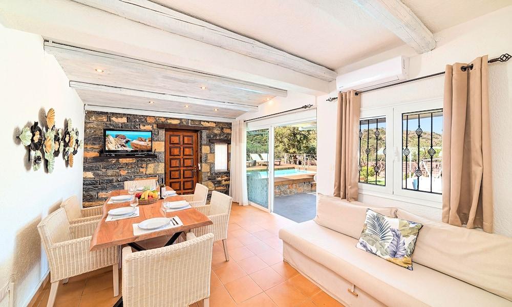 Cretan Lodge Private Heated Pool