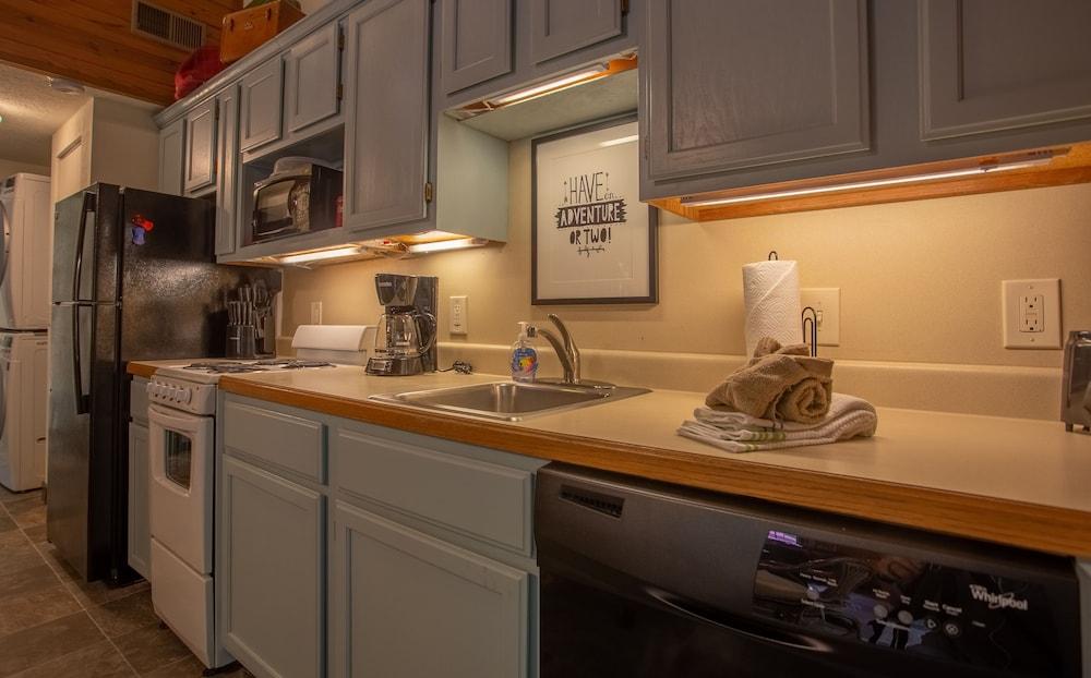 Day Dreamer 2 Bedroom Duplex by Redawning