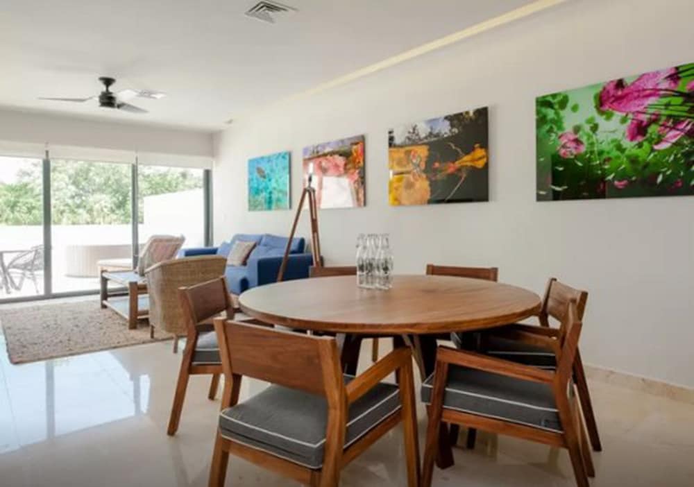 Superb 2BR condo walking distance to everywhere by Happy Address