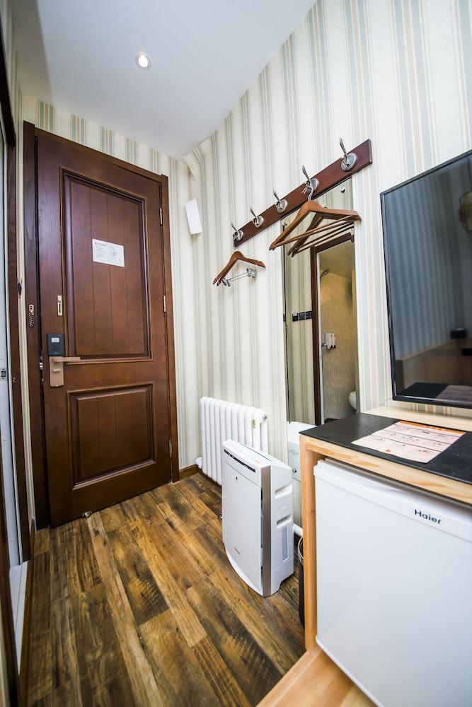 MG Hotel - St. Michael's Cathedral, Qingdao