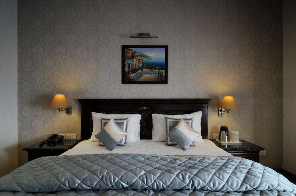 Hotel Diplomat Residency