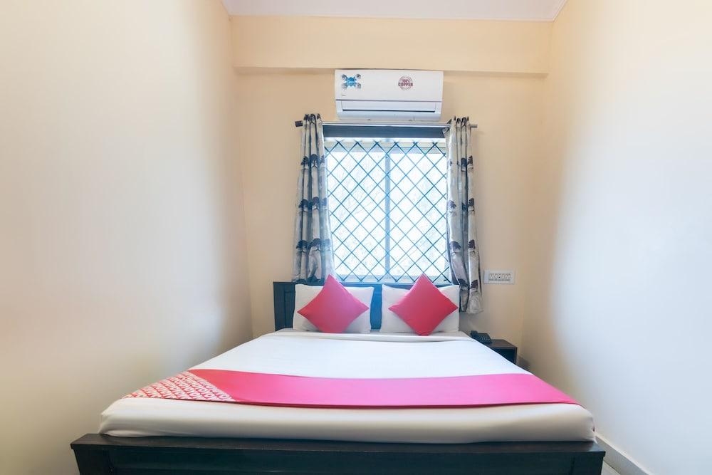 OYO 10523 Spandana Residency