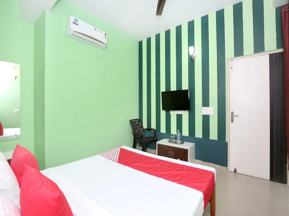 OYO 12379 Hotel Riyasat