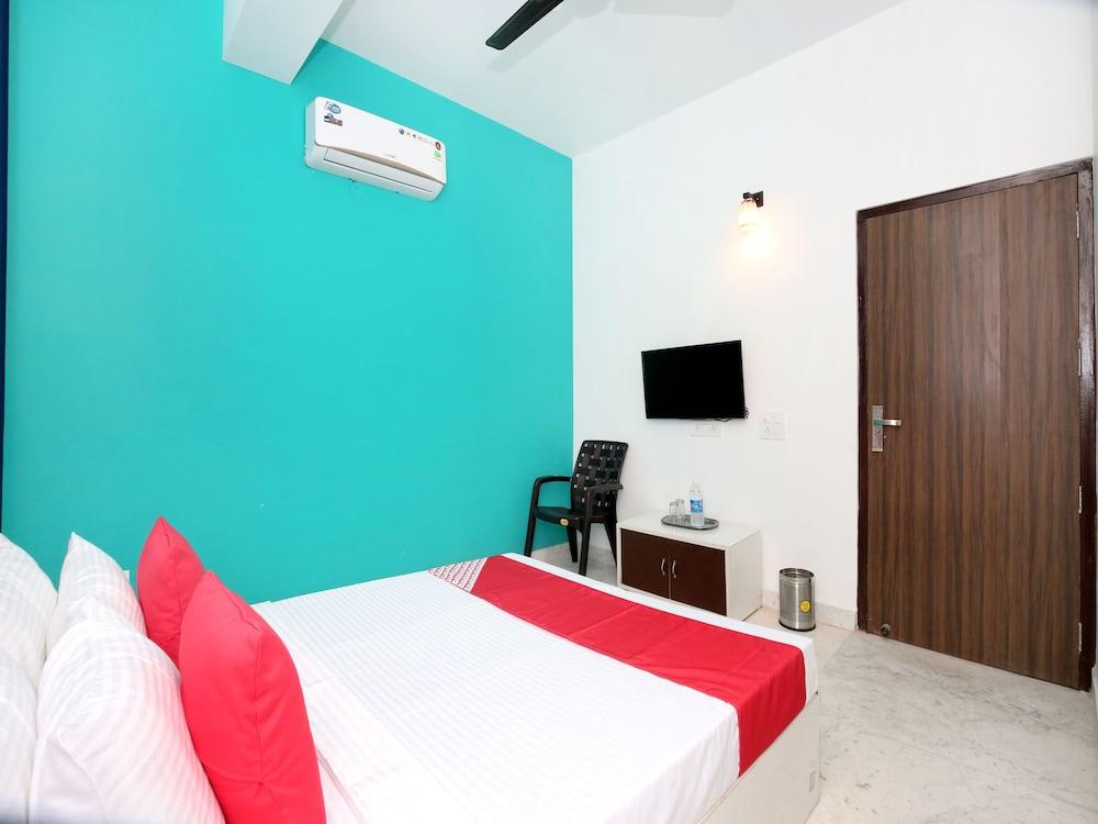 OYO 12379 Hotel Riyasat