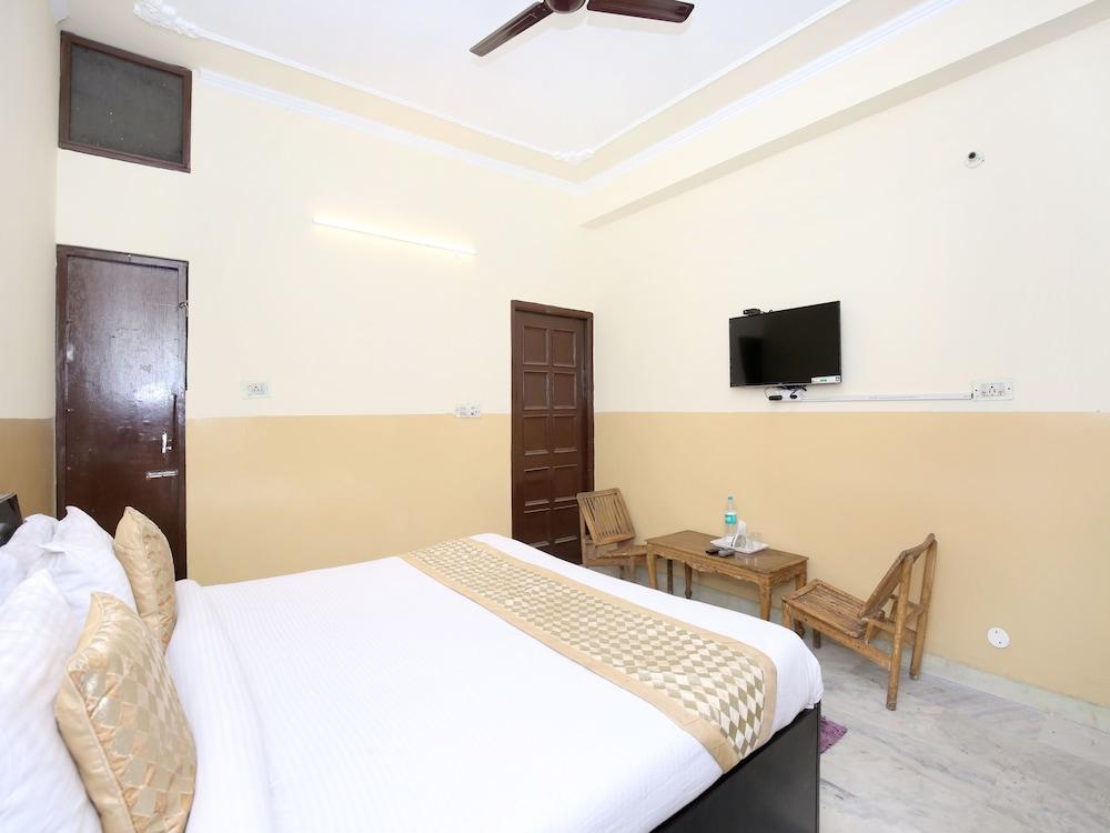 OYO 13140 Mayur palace